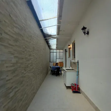 アパート Via Dei Glicini ライグエーリア